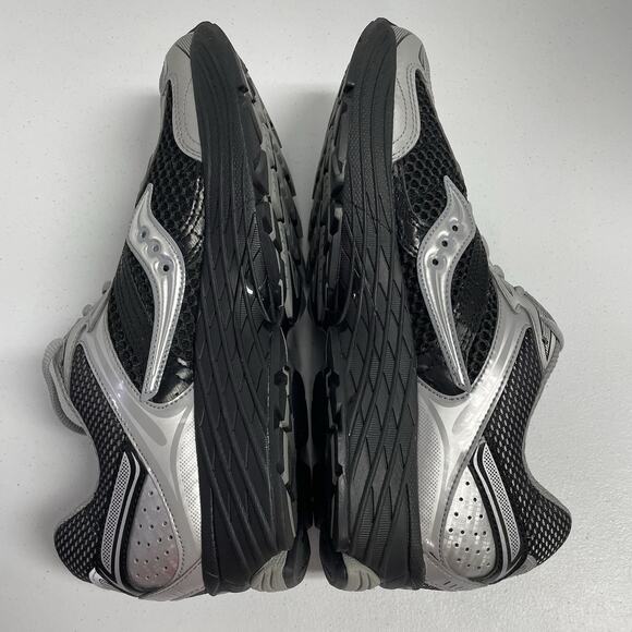 Athletic_Shoes